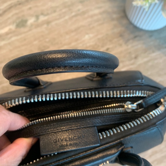 Givenchy hand/cross body bag ( Small ) - Picture 4 of 6